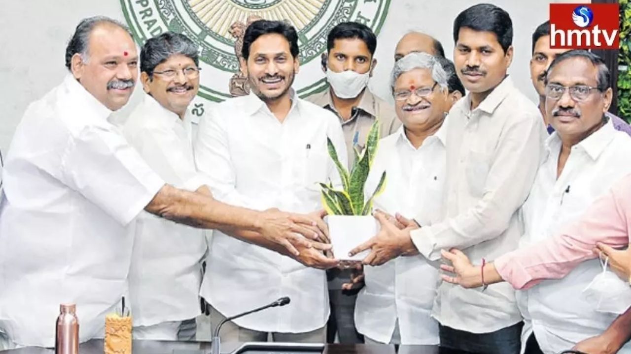 Meeting of Employees Union with CM Jagan 