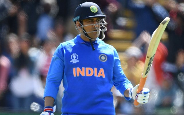 Sad news for MSD fans Virat kholi announces his Retirement
