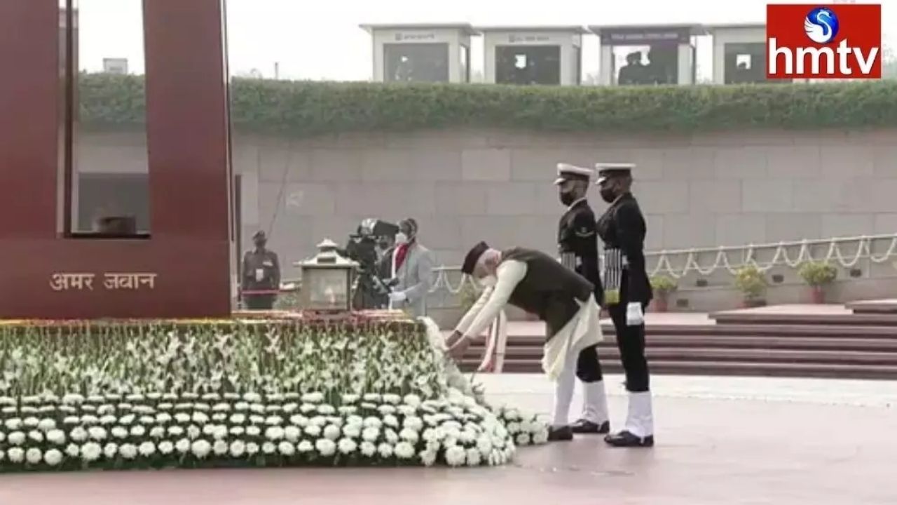 PM Narendra Modi Pays Tribute to Fallen Heroes at National War Memorial 